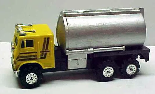milktruck.jpg (15308 bytes)