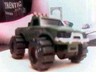 green_toyota.jpg (7074 bytes)