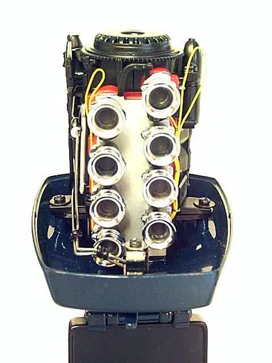 evinrude2.jpg (27874 bytes)