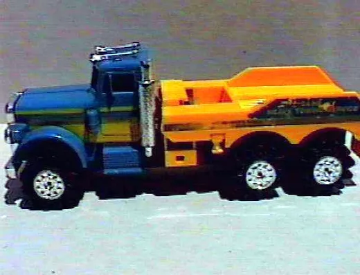 towtruck.jpg (23006 bytes)